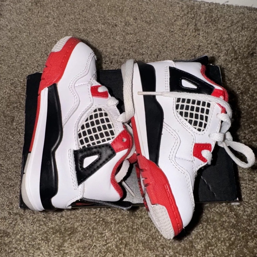 Nike Air Jordan 4 Retro Fire Red White Black BQ7670-160 Td Toddlers Size 6C - Picture 7 of 8